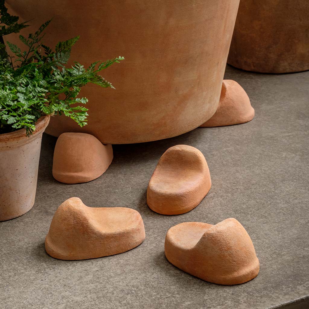 plant pot feet terracotta Mancini Pot Risers || Terra Cotta