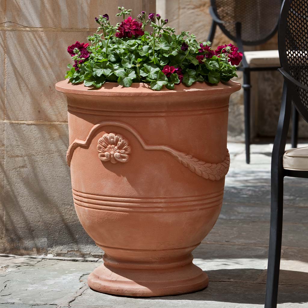 Coquille Anduze Urn || Terra Rosa