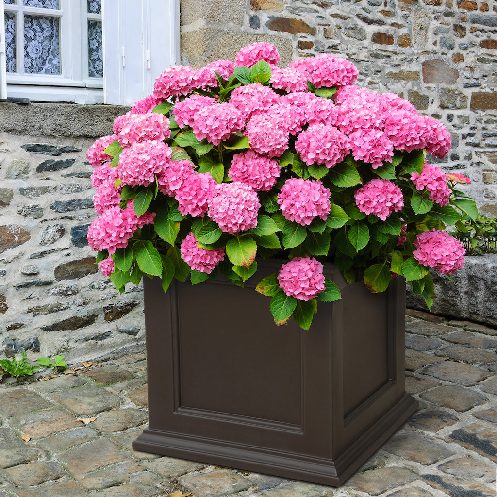 Fairfield 28in Square Planter