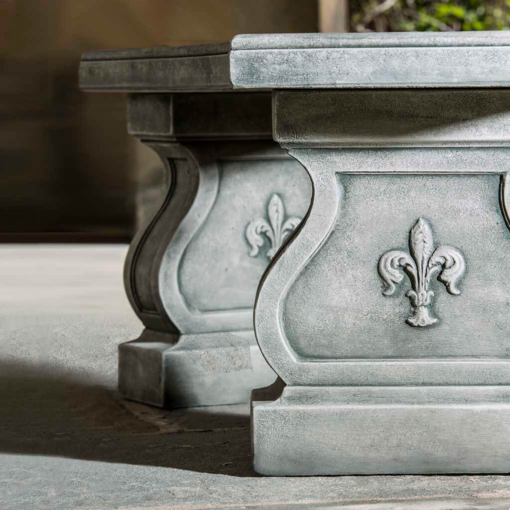 Fleur De Lys Curved Bench