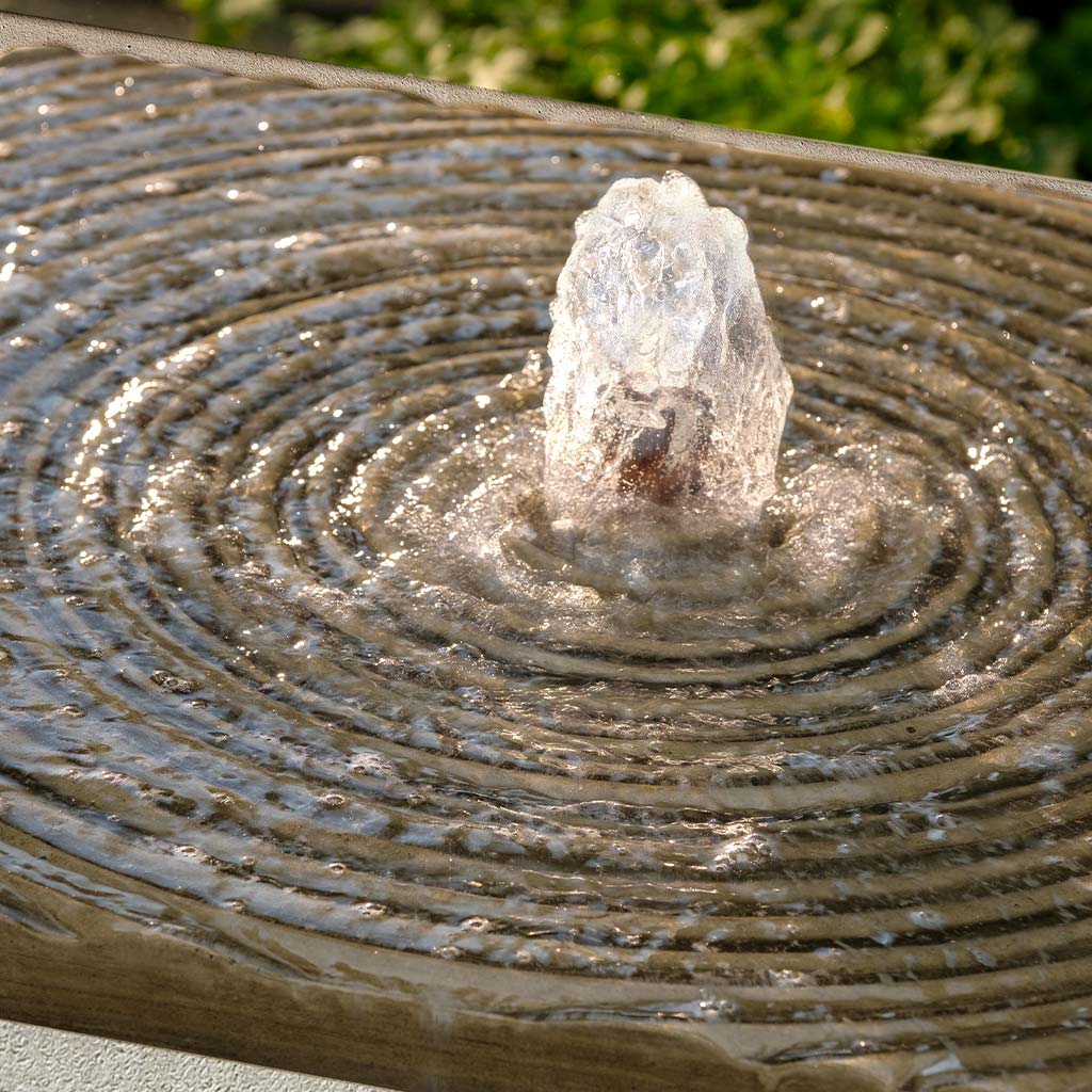 Onda Fountain, Square