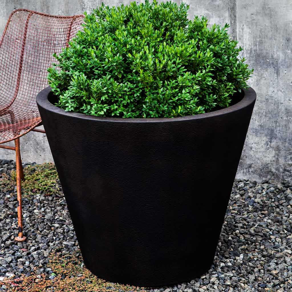 black round planter pot Campania International Davos Round Planter Nero Nuovo / 30" x 24"