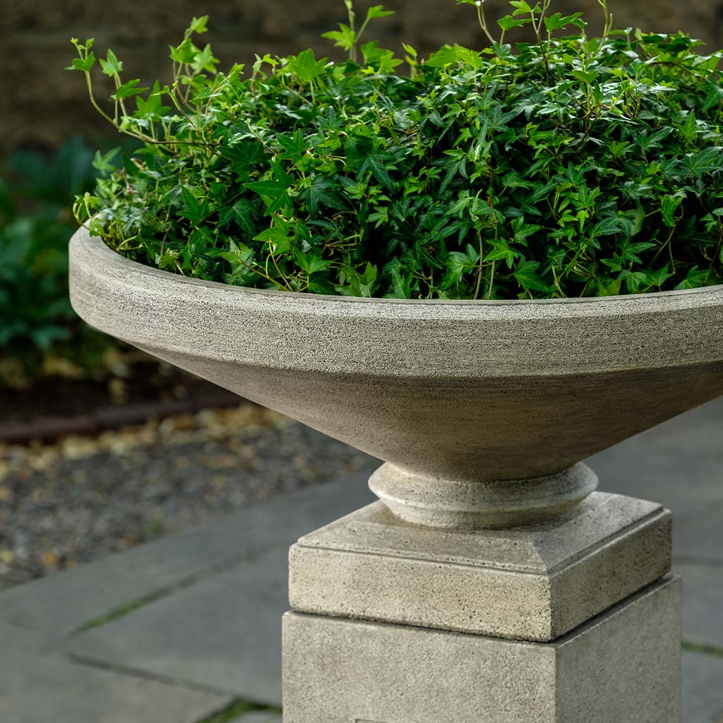 Gimlet Urn