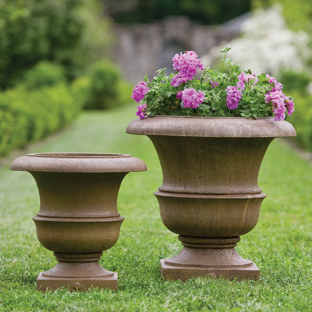 Williamsburg Wren Planter - Large