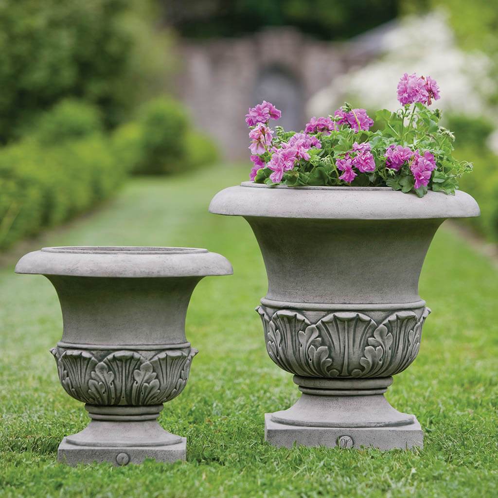 Williamsburg Acanthus Planter - Small