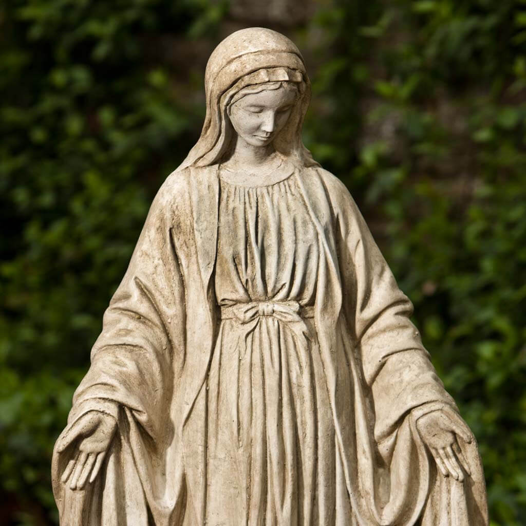 Campania International Classic Madonna